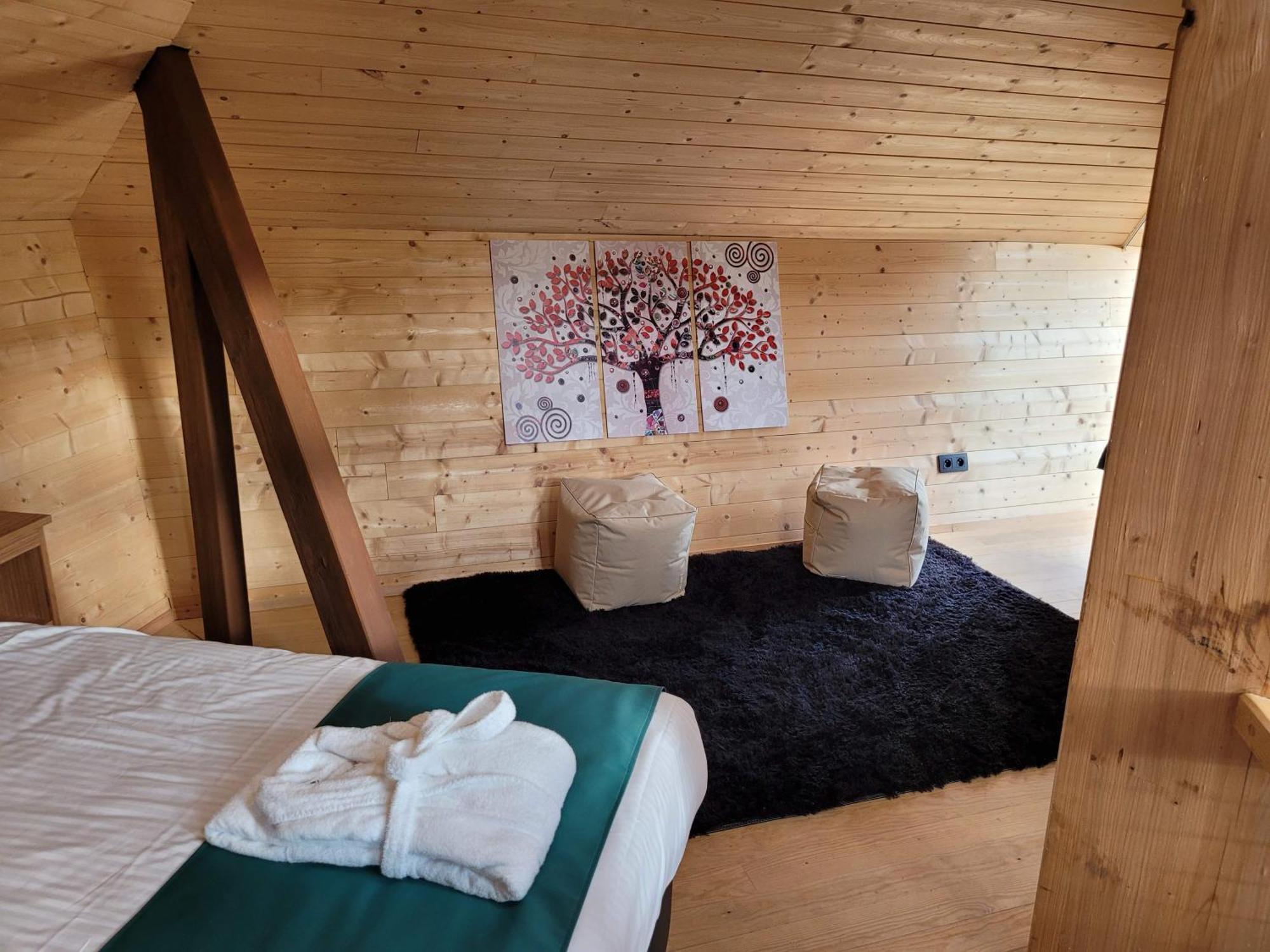 Utopia Village - Art & Nature Lodges Mons Zewnętrze zdjęcie